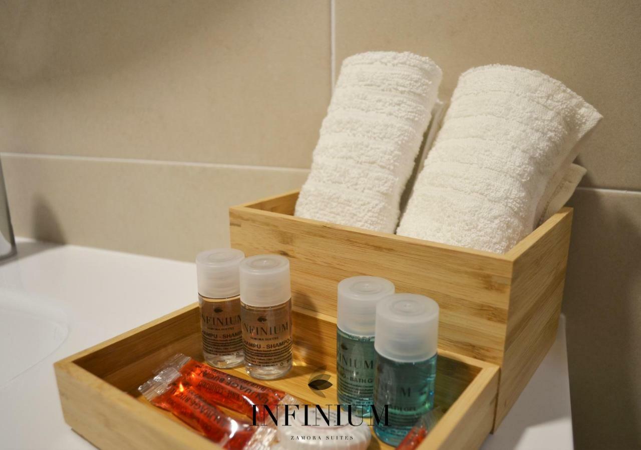 Infinium Zamora Suites Buitenkant foto